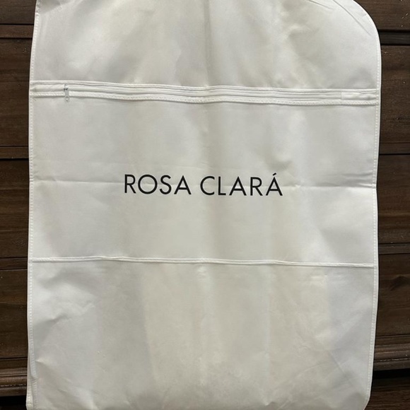 Rosa Clará Lace Wedding Dress - Picture 4 of 7